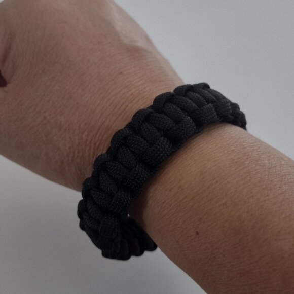 Handmade CobraStitch Paracord bracelet black buckles. Unisex - Picture 10 of 15